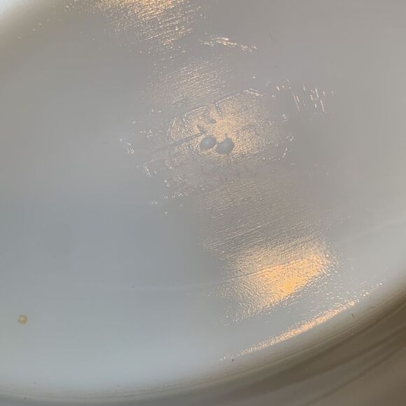 2 Pyrex Serving Plates Gold & Black Fleur De Lis Pattern Trim on White Ceramic - Picture 7 of 7